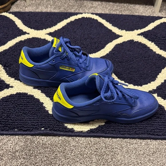 Reebok Women’s Classic Sneakers in Navy and Yellow - Picture 6 of 7